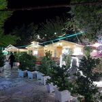 کافه رستوران قلهک دره
