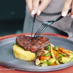 رویال آدرس فود هال