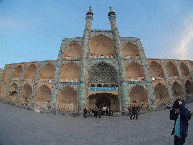 Amir Chaqmaq Hostel