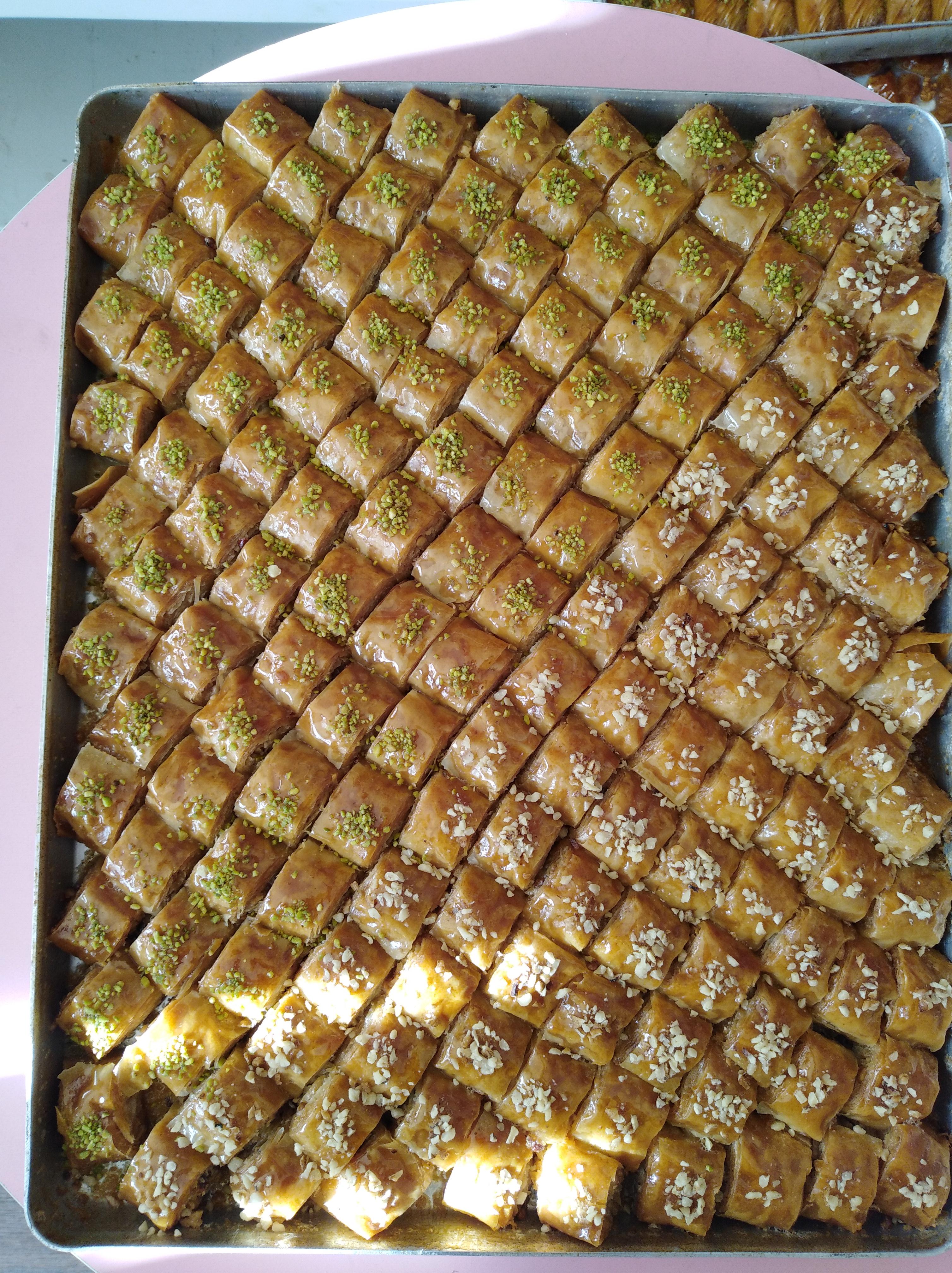 باقلوا دهکده