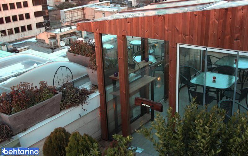 رستوران فرنگی روف تاپ گریل 